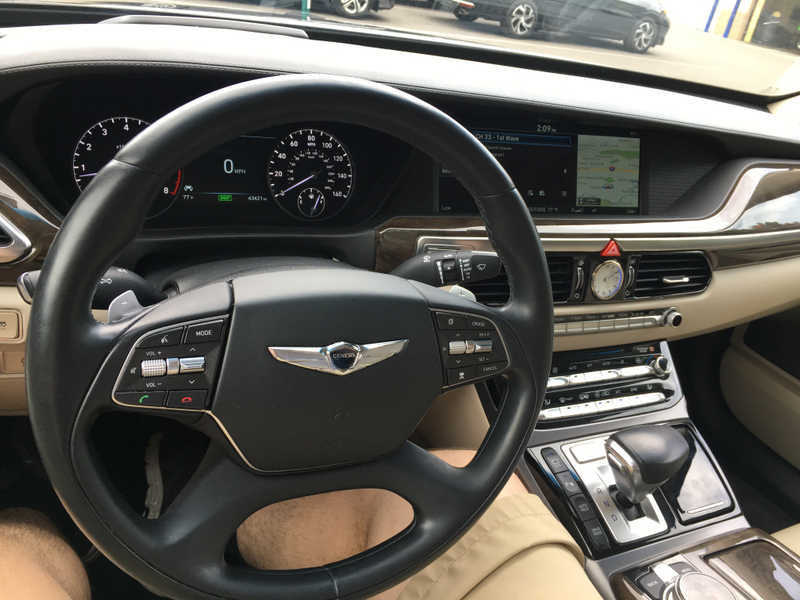 Illustration for article titled If you’re still on the fence about Korean luxury sedans...